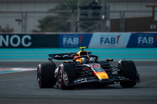 Arvid Lindblad Oracle Red Bull Racing, Great Britain, 36 in RB21, UAE, Formula 1 World Championship, Abu Dhabi Grand Prix, Yas Marina Circuit, Free Practice, 05 12 2025 UAE, Formula 1 World Championship, Abu Dhabi Grand Prix, Yas Marina Circuit, Free Practice, 05 12 2025 Yas Marina Island Copyright: xEibner-Pressefoto Memmlerx EP_MMR