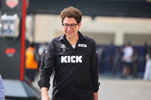 Mattia Binotto Chef, Stake F1 Team KICK Sauber , ARE, Formula 1 World Championship, Abu Dhabi Grand Prix, Yas Marina Circuit, Saturday, 06 12 2025 ARE, Formula 1 World Championship, Abu Dhabi Grand Prix, United Arab Emirates, Yas Marina Circuit, 06 12 2025 Abu Dhabi Copyright: xEibner-Pressefoto AnnikaxGrafx EP_AGF