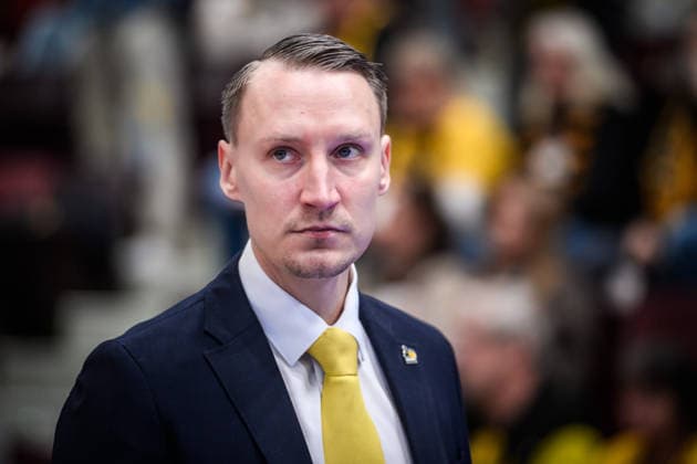 Mikko Riipinen MHP RIESEN Ludwigsburg, Head Coach GER, MHP Riesen Ludwigsburg VET CONCEPT Gladiators Trier, easycredit BBL, Basketball, Bundesliga, Matchday 9, Season 2025 2026, 06 12 2025 GER, MHP Riesen Ludwigsburg VET CONCEPT Gladiators Trier, easycredit BBL, Basketball, Bundesliga, Matchday 9, Season 2025 2026, 06 12 2025 Ludwigsburg Copyright: xSandyxDinkelackerx EP_SDR