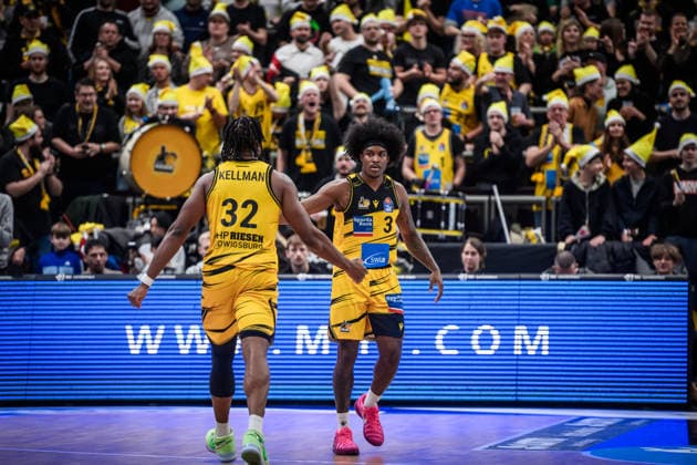 Stefan Smith MHP RIESEN Ludwigsburg, 03 with Keeshawn Kellman MHP RIESEN Ludwigsburg, 32 in front of fan block GER, MHP Riesen Ludwigsburg VET CONCEPT Gladiators Trier, easycredit BBL, Basketball, Bundesliga, Matchday 9, Season 2025 2026, 06 12 2025 GER, MHP Riesen Ludwigsburg VET CONCEPT Gladiators Trier, easycredit BBL, Basketball, Bundesliga, Matchday 9, Season 2025 2026, 06 12 2025 Ludwigsburg Copyright: xSandyxDinkelackerx EP_SDR