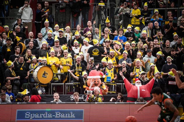 Fan block of MHP Riesen Ludwigsburg GER, MHP Riesen Ludwigsburg VET CONCEPT Gladiators Trier, easycredit BBL, Basketball, Bundesliga, Matchday 9, Season 2025 2026, 06 12 2025 GER, MHP Riesen Ludwigsburg VET CONCEPT Gladiators Trier, easycredit BBL, Basketball, Bundesliga, Matchday 9, Season 2025 2026, 06 12 2025 Ludwigsburg Copyright: xSandyxDinkelackerx EP_SDR