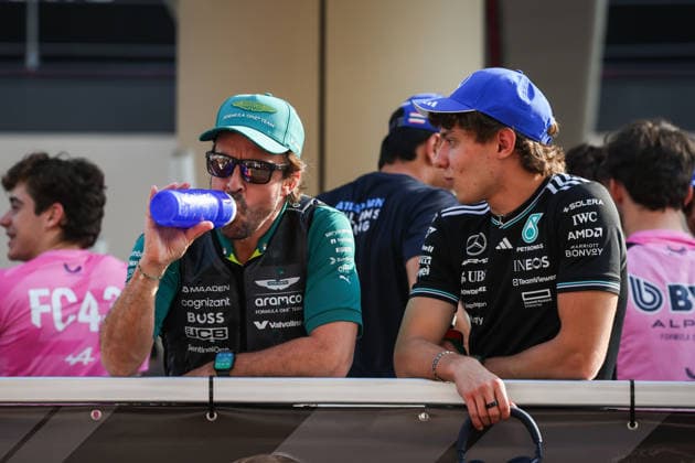 F1 - ABU DHABI GRAND PRIX 2025 ALONSO Fernando (spa), Aston Martin F1 Team AMR25, KIMI ANTONELLI Andrea (ita), Mercedes AMG F1 Team W16, portrait during the 2025 Formula 1 Abu Dhabi Grand Prix, 24th round of the 2025 FIA Formula One World Championship, WM, Weltmeisterschaft from December 05 to 07, 2025 on the Yas Marina Circuit, in Abu Dhabi, United Arab Emirates - Abu DhabiUnited Arab Emirates Copyright: xANTONINxVINCENTx