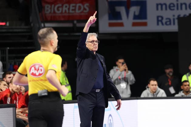 Gordon Herbert FC Bayern Basketball, Head Coach gesticulates, GER, FC Bayern Basketball vs SYNTAINICS MBC, Basketball, easycredit Basketball Bundesliga, Matchday 9, Season 2025 2026, 07 12 2025, GER, FC Bayern Basketball vs SYNTAINICS MBC, Basketball, easycredit Basketball Bundesliga, Matchday 9, Season 2025 2026, 07 12 2025 Munich Copyright: xEibner-Pressefoto JennixMaulx EP_JML