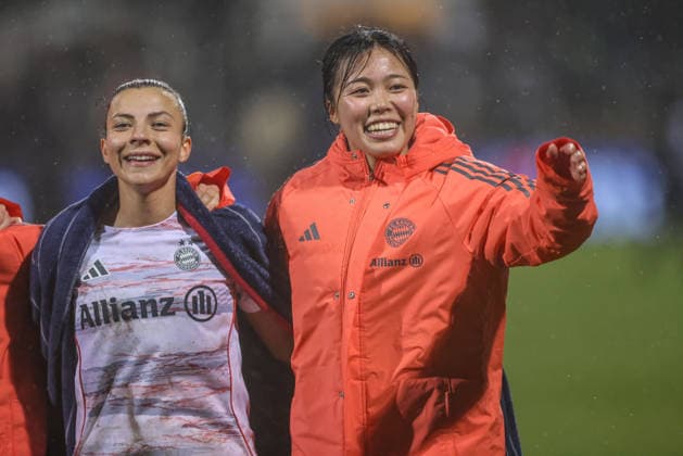 GER, Frankfurt, Eintracht Frankfurt vs FC Bayern Munich, Google Pixel Bundesliga, football, DFB, season 2025 2026, Stadion am Brentanobad, 12 matchday in picture 5 0 win FC Bayern Munich women after goals against Eintracht Frankfurt, joy and emotions, Arianna Caruso Bayern Munich 27 , Momoko Tanikawa Bayern Munich 18 DFB DFL REGULATIONS PROHIBIT ANY USE OF PHOTOGRAPHS AS IMAGE SEQUENCES AND OR QUASI VIDEO, 07 12 2026 Copyright: HMBxMedia HendrikxHamelau