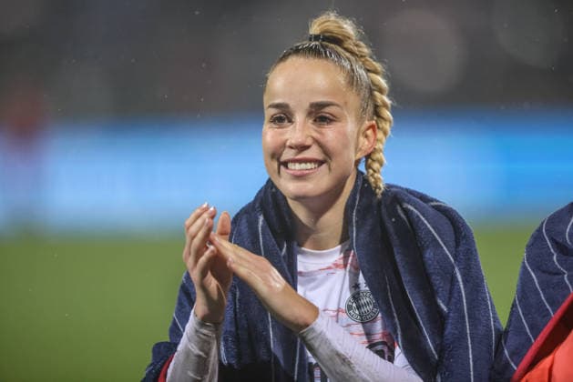 GER, Frankfurt, Eintracht Frankfurt vs FC Bayern Munich, Google Pixel Bundesliga, football, DFB, season 2025 2026, Stadion am Brentanobad, 12 matchday in picture 5 0 win FC Bayern Munich women after goals against Eintracht Frankfurt, joy and emotions Giulia Gwinn Bayern Munich 7 DFB DFL REGULATIONS PROHIBIT ANY USE OF PHOTOGRAPHS AS IMAGE SEQUENCES AND OR QUASI VIDEO, 07 12 2026 Copyright: HMBxMedia HendrikxHamelau