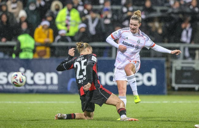 GER, Frankfurt, Eintracht Frankfurt vs FC Bayern Munich, Google Pixel Bundesliga, Football, DFB, Season 2025 2026, Stadion am Brentanobad, 12 Matchday in picture Alara Åžehitler Bayern Munich 14 scores the goal to 5 0, Goal shot DFB DFL REGULATIONS PROHIBIT ANY USE OF PHOTOGRAPHS AS IMAGE SEQUENCES AND OR QUASI VIDEO, 07 12 2026 Copyright: HMBxMedia HendrikxHamelau