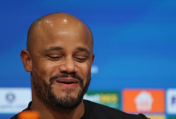 Football, Men, Champions League, Season 2025 2026, FC Bayern Munich Sporting Lisbon, Matchday 6, Allianz Arena Vincent Kompany, Coach FC Bayern Munich at the press conference after the match, head, portrait, smirk, facial expression, facial expression, gesture