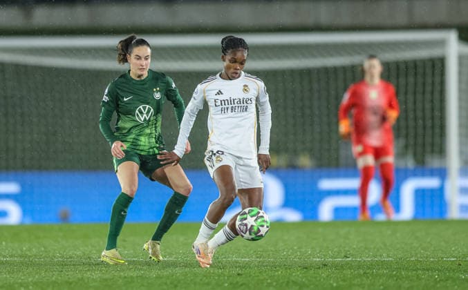 ESP, Madrid, Real Madrid vs VfL Wolfsburg, WomenÂs Champions League, Football, UEFA, Season 2025 2026, Alfredo di Stefano, 5 Matchday in picture v l Caitlin Dijkstra VfL Wolfsburg 3 , Linda Caicedo Real Madrid 18 DFB DFL REGULATIONS PROHIBIT ANY USE OF PHOTOGRAPHS AS IMAGE SEQUENCES AND OR QUASI VIDEO, 09 12 2025 Copyright: HMBxMedia HendrikxHamelau