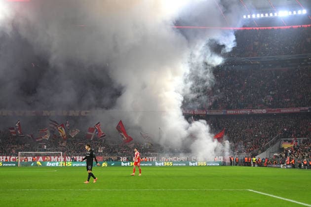Smoke,Smoke,Pyrotechnics,Fireworks,Fire,Flames,Bengalo,Bengalos in Bayern Fanblock Schickeria,Suedkurve Soccer Champions League,Season 2025 26, Ligaphase FC Bayern Muenchen Sporting CP 3 1 am 09 12 2025