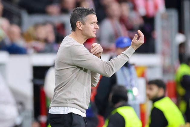 Co coach Rogier Meijer Bayer 04 Leverkusen gestures, UEFA Champions League 2025 26 League Phase MD6, Bayer 04 Leverkusen v Newcastle United FC, BayArena, December 10, 2025 in Leverkusen, Germany Photo by Marco Steinbrenner DeFodi Images Co coach Rogier Meijer Bayer 04 Leverkusen gestures, UEFA Champions League 2025 26 League Phase MD6, Bayer 04 Leverkusen v Newcastle United FC, BayArena, December 10, 2025 in Leverkusen, Germany Photo by Marco Steinbrenner DeFodi Images