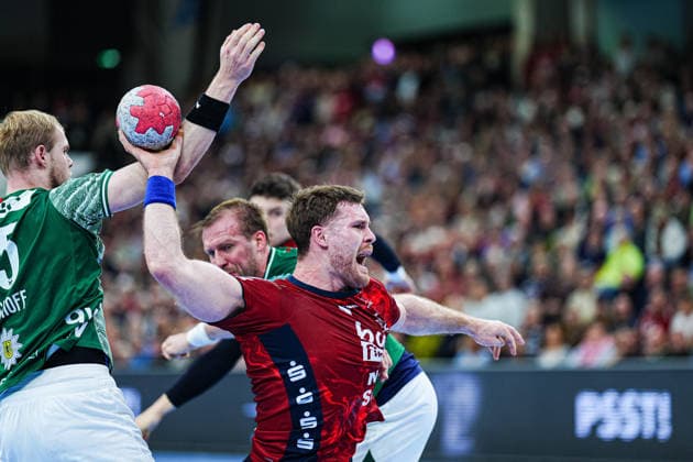 Throw Goal Johannes Golla SG Flensburg Handewitt, 04 GER, SG Flensburg Handewitt vs Fuechse Berlin, Handball, Bundesliga, Matchday 16, Season 2026 2026, 11 12 2025 GER, SG Flensburg Handewitt vs Fuechse Berlin, Handball, Bundesliga, Matchday 16, Season 2026 2026, 11 12 2025 Flensburg Copyright: xEibner-Pressefoto MarcelxvonxFehrnx EP_MFN