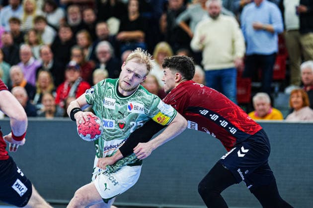 Matthes Langhoff Fuechse Berlin, 25 , Marco Grgic SG Flensburg Handewitt, 17 GER, SG Flensburg Handewitt vs Fuechse Berlin, Handball, Bundesliga, Matchday 16, Season 2026 2026, 11 12 2025 GER, SG Flensburg Handewitt vs Fuechse Berlin, Handball, Bundesliga, Matchday 16, Season 2026 2026, 11 12 2025 Flensburg Copyright: xEibner-Pressefoto MarcelxvonxFehrnx EP_MFN