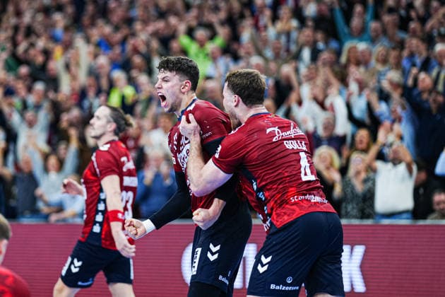 Marco Grgic SG Flensburg Handewitt, 17 and Johannes Golla SG Flensburg Handewitt, 04 cheers after victory end of match GER, SG Flensburg Handewitt vs Fuechse Berlin, Handball, Bundesliga, Matchday 16, Season 2026 2026, 11 12 2025 GER, SG Flensburg Handewitt vs Fuechse Berlin, Handball, Bundesliga, Matchday 16, Season 2026 2026, 11 12 2025 Flensburg Copyright: xEibner-Pressefoto MarcelxvonxFehrnx EP_MFN