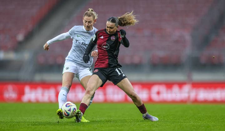 GER, Nuremberg, 1 FC Nuremberg vs VfL Wolfsburg, Google Pixel Bundesliga, Soccer, DFB, Season 2025 2026, Max Morlock Stadium, 13 Matchday in picture f l Sarai Linder VfL Wolfsburg 39 , Lara Meroni 1 FC Nuremberg Women 11 , Duel DFB DFL REGULATIONS PROHIBIT ANY USE OF PHOTOGRAPHS AS IMAGE SEQUENCES AND OR QUASI VIDEO, 13 12 2025 Copyright: HMBxMedia HendrikxHamelau