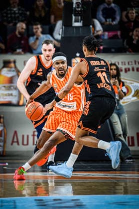 Neu Ulm, Germany, 13 12 25 Philipp Herkenhoff Rasta Vechta , Justin Simon ratiopharm ulm and Alonzo Verge Jr Rasta Vechta in a duel during the Basketball Bundesliga match between ratiopharm ulm vs Rasta Vechta at ratiopharm Arena on December 13, 2025 in Neu Ulm, Germany Photo by Harry Langer DeFodi Images ratiopharm Arena, Germany, 13 12 25 Philipp Herkenhoff Rasta Vechta , Justin Simon ratiopharm ulm and Alonzo Verge Jr Rasta Vechta battle for the ball during the Basketball Bundesliga match between ratiopharm ulm vs Rasta Vechta at Neu Ulm on December 13, 2025 in ratiopharm Arena, Germany Photo by Harry Langer DeFodi Images Photo by Harry Langer DeFodi Images