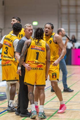 Charles Tyorne Harris Jr Bozic Estriche Knights Kirchheim, 03 Aeneas Jung Bozic Estriche Knights Kirchheim, 19 Phillip Montreal Russell Bozic Estriche Knights Kirchheim, 01 Tylan James Pope Bozic Estriche Knights Kirchheim, 09 GER, Bozic Estriche Knights Kirchheim vs Phoenix Hagen, BARMER 2 Basketball Bundesliga, 12 Matchday, Season 2025 2026, 13 12 2025 GER, Bozic Estriche Knights Kirchheim vs Phoenix Hagen, BARMER 2 Basketball Bundesliga, 12 Matchday, Season 2025 2026, 13 12 2025 Kirchheim an der Teck Copyright: xEibner-Pressefoto NinaxSanderx EP_NSR