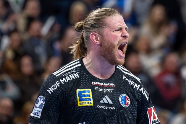 Maciej Gebala HC Erlangen, 77 celebrating after a goal HC Erlangen vs SC DHfK Leipzig, Handball, 1 Handball Bundesliga, Saison 2025 2026, 17 Spieltag, 13 12 2025 HC Erlangen vs SC DHfK Leipzig, Handball, 1 Handball Bundesliga, Saison 2025 2026, 17 Spieltag, 13 12 2025 Nuernberg Copyright: xEibner-Pressefoto ArdanxFuessmanx EP_AFN