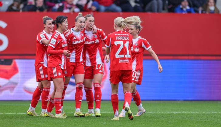 GER, Munich, FC Bayern Munich vs Hamburger SV, Google Pixel Womens Bundesliga, Football, DFB, Season 2025 2026, FC Bayern Campus, 13 Matchday, in the picture Giulia Gwinn Bayern Munich 7 , Goal, joy, jubilation and emotion, 1 0 DFB DFL REGULATIONS PROHIBIT ANY USE OF PHOTOGRAPHS AS IMAGE SEQUENCES AND OR QUASI VIDEO, 14 12 2025 Copyright: HMBxMedia HendrikxHamelau