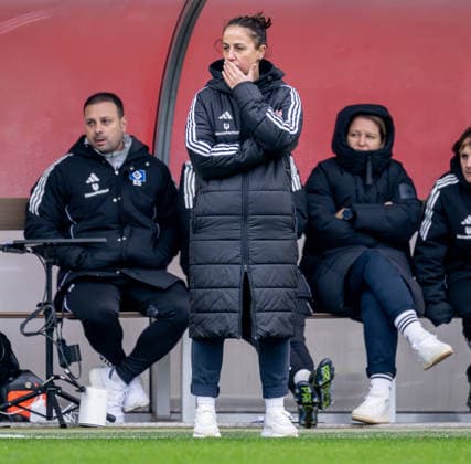 Liese Brancao Head Coach, Hamburger SV GER, FC Bayern Muenchen Frauen vs Hamburger SV, Football, Google Pixel Frauen Bundesliga, 13 Spieltag, Saison 2025 2026, 14 12 2025 DFL DFB REGULATIONS PROHIBIT ANY USE OF PHOTOGRAPHS as IMAGE SEQUENCES and or QUASI VIDEO GER, FC Bayern Muenchen Frauen vs Hamburger SV, Football, Google Pixel Frauen Bundesliga, 13 Spieltag, Saison 2025 2026, 14 12 2025 Muenchen Copyright: xEibner-Pressefoto HeikexFeinerx EP_HFR