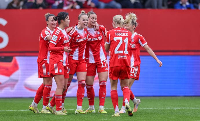GER, Munich, FC Bayern Munich vs Hamburger SV, Google Pixel Womens Bundesliga, Football, DFB, Season 2025 2026, FC Bayern Campus, 13 Matchday, in the picture Giulia Gwinn Bayern Munich 7 , Goal, joy, jubilation and emotion DFB DFL REGULATIONS PROHIBIT ANY USE OF PHOTOGRAPHS AS IMAGE SEQUENCES AND OR QUASI VIDEO, 14 12 2025 Copyright: HMBxMedia HendrikxHamelau