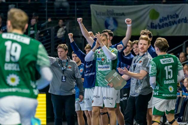 f l t r celebreting the goal, joy, jubilation, cheering, GER, Berlin, Handball, Fuechse Berlin vs HSG Wetzlar, DAIKIN Handball Bundesliga, at the Max Schmeling Halle, December 14, 2025,f l t r GER, Berlin, Handball, Fuechse Berlin vs HSG Wetzlar, DAIKIN Handball Bundesliga, at the Max Schmeling Halle, December 14, 2025, Copyright: HMBxMedia UwexKoch