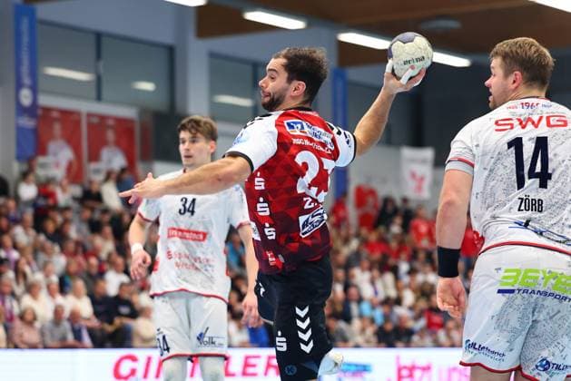 Goal throw by Bjoern Zintel HSG Nordhorn Lingen, 23 GER, TV Huettenberg vs HSG Nordhorn Lingen, 2 Handball Bundesliga, Matchday 15, Season 2025 2026, 14 12 2025 GER, TV Huettenberg vs HSG Nordhorn Lingen, 2 Handball Bundesliga, Matchday 15, Season 2025 2026, 14 12 2025 Huettenberg Copyright: xEibner-Pressefoto RenexWeissx EP_RWS