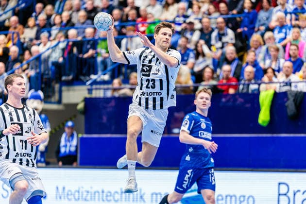 Rune Dahmke THW Kiel, 23 in goal GER, TBV Lemgo Lippe vs THW Kiel, Handball, 1 Bundesliga, Matchday 17, Season 2025 2026, 14 12 2025 GER, TBV Lemgo Lippe vs THW Kiel, Handball, 1 Bundesliga, Matchday 17, Season 2025 2026, 14 12 2025 Lemgo Copyright: xEibner-Pressefoto JanxRollingerx EP_JSK