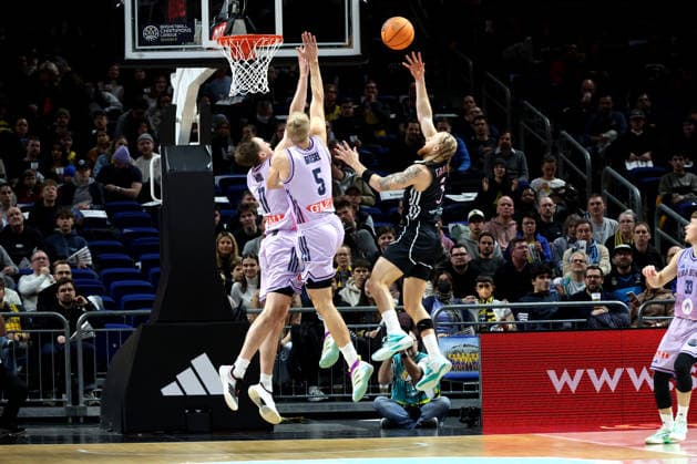 DEU, Basketball Champions League BCL , ALBA vs BC Sabah, 16 12 2025, Uber Arena, Berlin, DEU, Basketball Champions League BCL , ALBA vs BC Sabah, pictured Moses Wood ALBA Berlin 11 , Sam Griesel ALBA Berlin 5 , Hassani Gravett Sabah BC Bak 3 nordphotoxGmbHx xEngler nph00076