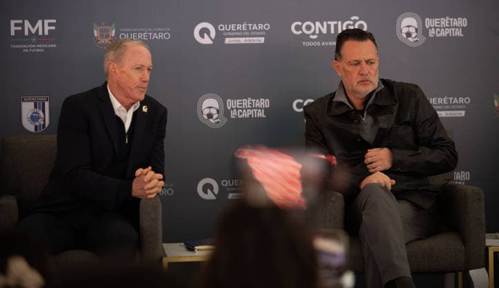 December 16, 2025, Queretaro, Queretaro, Mexico: Ivar Sisniega, executive president of the Mexican Football Federation, and Mauricio Kuri, Governor of State of Queretaro during a press conference, PK, Pressekonferenz about the Mexican national team, Nationalteam s match against Iceland at the Corregidora Stadium. on December 16, 2025 in Queretaro, Mexico. Queretaro Mexico - ZUMAe321 20251216_zsa_e321_004 Copyright: xJosexCarrerax
