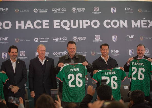 December 16, 2025, Queretaro, Queretaro, Mexico: (L-R) Dulio Davino, sporting director of the Mexican Football Federation s National Teams; Ivar Sisniega, executive president of the Mexican Football Federation, and Mauricio Kuri, Governor of State of Queretaro during a press conference, PK, Pressekonferenz about the Mexican national team, Nationalteam s match against Iceland at the Corregidora Stadium. on December 16, 2025 in Queretaro, Mexico. Queretaro Mexico - ZUMAe321 20251216_zsa_e321_006 Copyright: xJosexCarrerax