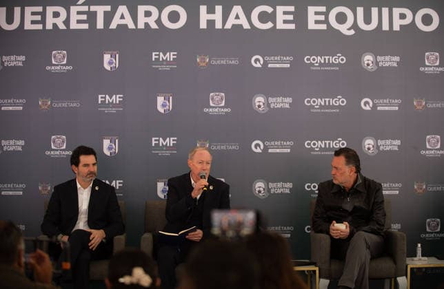 December 16, 2025, Queretaro, Queretaro, Mexico: (L-R) Dulio Davino, sporting director of the Mexican Football Federation s National Teams; Ivar Sisniega, executive president of the Mexican Football Federation, and Mauricio Kuri, Governor of State of Queretaro during a press conference, PK, Pressekonferenz about the Mexican national team, Nationalteam s match against Iceland at the Corregidora Stadium. on December 16, 2025 in Queretaro, Mexico. Queretaro Mexico - ZUMAe321 20251216_zsa_e321_014 Copyright: xJosexCarrerax