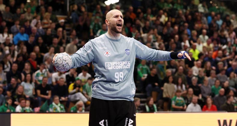 Dresden, 17 12 2025, Ballsportarena, Handball, DHB Pokal, Viertelfinale , SC DHfK Leipzig vs TBV Lemgo 27 35, Im Bild Lemgo celebrates the entry into the FinalFour goalkeeper Urh Kastelic 99, Lemgo , Nur zur redaktionellen Nutzung Only editorial use , DHB HBL regulations prohibit any use of photographs as image sequences and or quasi video ,