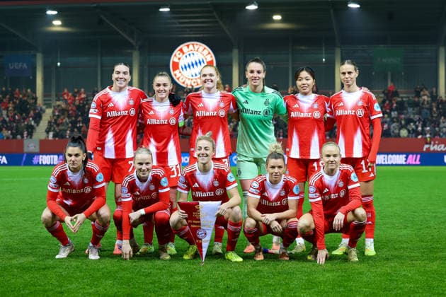 Starting eleven, Vanessa Gilles FC Bayern Muenchen, 02 with Georgia Stanway FC Bayern Muenchen, 31 and Stine Ballisager FC Bayern Muenchen, 03 , with Ena Mahmutovic FC Bayern Muenchen, 32 , Momoko Tanikawa FC Bayern Muenchen, 18 with Klara Buehl FC Bayern Muenchen, 17 , Jovana Damnjanovic FC Bayern Muenchen, 09 with Franziska Kett FC Bayern Muenchen, 20 , Carolin Simon FC Bayern Muenchen, 30 with Linda Dallmann FC Bayern Muenchen, 10 and Pernille Harder FC Bayern Muenchen, 21 , GER, FC Bayern Muenchen vs Valerenga IF, Football, UEFA Womens Champions League, League Phase, Matchday 6, Season 2025 2026, 17 12 2025, GER, FC Bayern Muenchen vs Valerenga IF, Football, UEFA Womens Champions League, League Phase, Matchday 6, Season 2025 2026, 17 12 2025 Muenchen Copyright: xEibner-Pressefoto JennixMaulx EP_JML