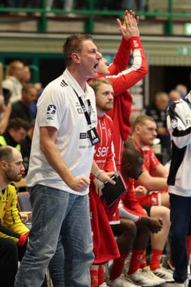GER, 1 DHB Cup, quarter-final, Bergischer HC vs MT Melsungen, 18 12 2025, Unihalle, Wuppertal, GER, 1 DHB Cup, quarter-final, Bergischer HC vs MT Melsungen, , in the picture Carsten Lichtlein MT Melsungen , gets very upset, gestures, facial expressions, emotions, dissatisfied disappointed dejected, nordphotoxGmBHx xMeuter nph00351