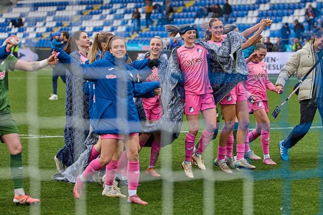 TSG 1899 Hoffenheim team cheers at the end of the match GER, TSG 1899 Hoffenheim vs FC Carl Zeiss Jena, Football, Women, Google Pixel Bundesliga, Matchday 14, Season 2025 2026, 20 12 2025 DFL, DFB regulations prohibit any use of photographs as image sequences and or quasi video GER, TSG 1899 Hoffenheim vs FC Carl Zeiss Jena, Football, Women, Google Pixel Bundesliga, Matchday 14, Season 2025 2026, 20 12 2025 Sinsheim Copyright: xEibner-Pressefoto GeraldxOelze-dexStoppanyx EP_ODS