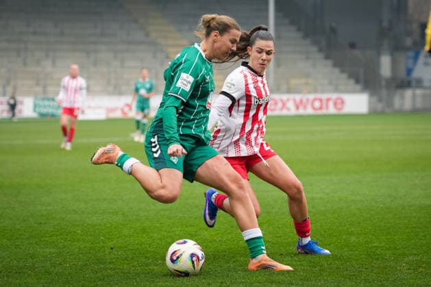 Soccer, Google Pixel Women Bundesliga, Matchday 14, 2025 2026, SC Freiburg vs SV Werder Bremen, 21 12 2025, Dreisamstadion, Freiburg, Leela Egli SC Freiburg, Women 20 MEDINA DEÅ IÄÜ SV Werder Bremen,9 Freiburg Dreisamstadion Baden Württemberg Germany Copyright: xFINLEYxMÖRCHx