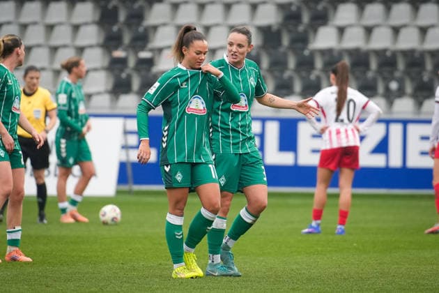 Soccer, Google Pixel Womens Bundesliga, Matchday 14, 2025 2026, SC Freiburg vs SV Werder Bremen, 21 12 2025, Dreisamstadion, Freiburg, MAJA STERNAD SV Werder Bremen ,11 VERENA WIEDER SV Werder Bremen,31 Freiburg Dreisamstadion Baden Württemberg Germany Copyright: xFINLEYxMÖRCHx