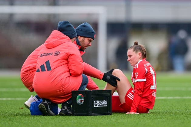 Sarah Ernst FCB, 10 must be treated on the pitch, injured, injury, injured, sporting injury, 21 12 2025, Munich Germany , Soccer,2 Women Bundesliga, FC Bayern München II VfB Stuttgart, DFB DFL REGULATIONS PROHIBIT ANY USE OF PHOTOGRAPHS AS IMAGE SEQUENCES AND OR QUASI VIDEO xslx