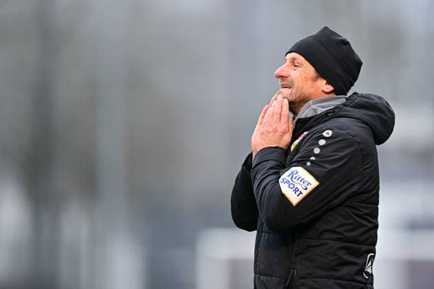 Coach Heiko Gerber VfB Stuttgart looking disappointed, disappointment, frustration, disappointed, pessimistic, single image, action, action, 21 12 2025, Munich Germany , Football,2 Women Bundesliga, FC Bayern München II VfB Stuttgart, DFB DFL REGULATIONS PROHIBIT ANY USE OF PHOTOGRAPHS AS IMAGE SEQUENCES AND OR QUASI VIDEO xslx