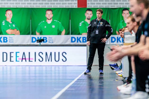 Nicolej Krickau Fuechse Berlin, Coach GER, GWD Minden vs Fuechse Berlin, Handball, 1 Bundesliga, Matchday 18, Season 2025 2026, 21 12 2025 GER, GWD Minden vs Fuechse Berlin, Handball, 1 Bundesliga, Matchday 18, Season 2025 2026, 21 12 2025 Luebbecke Copyright: xEibner-Pressefoto JanxRollingerx EP_JSK