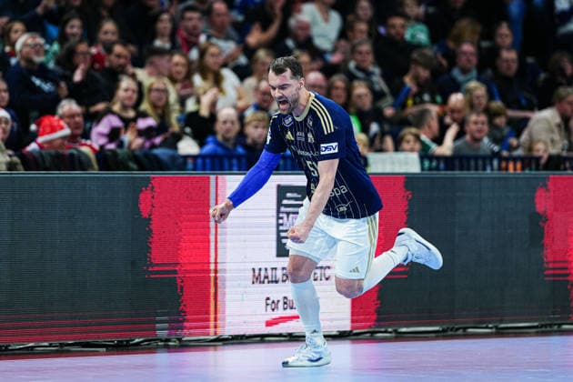 Goal celebration Casper U Mortensen Handball Sport Verein Hamburg, 51 GER, Handball Sport Verein Hamburg vs Fuechse Berlin, Handball, 1 Bundesliga, Matchday 24, Season 2025 2026, 23 12 2025 GER, Handball Sport Verein Hamburg vs Fuechse Berlin, Handball, 1 Bundesliga, Matchday 24, Season 2025 2026, 23 12 2025 Hamburg Copyright: xEibner-Pressefoto MarcelxvonxFehrnx EP_MFN