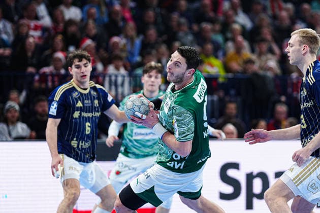 Throw Goal Mijajlo Marsenic Fuechse Berlin, 93 GER, Handball Sport Verein Hamburg vs Fuechse Berlin, Handball, 1 Bundesliga, Matchday 24, Season 2025 2026, 23 12 2025 GER, Handball Sport Verein Hamburg vs Fuechse Berlin, Handball, 1 Bundesliga, Matchday 24, Season 2025 2026, 23 12 2025 Hamburg Copyright: xEibner-Pressefoto MarcelxvonxFehrnx EP_MFN