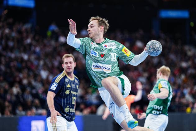 Throw Goal Mathias Gidsel Fuechse Berlin, 19 GER, Handball Sport Verein Hamburg vs Fuechse Berlin, Handball, 1 Bundesliga, Matchday 24, Season 2025 2026, 23 12 2025 GER, Handball Sport Verein Hamburg vs Fuechse Berlin, Handball, 1 Bundesliga, Matchday 24, Season 2025 2026, 23 12 2025 Hamburg Copyright: xEibner-Pressefoto MarcelxvonxFehrnx EP_MFN