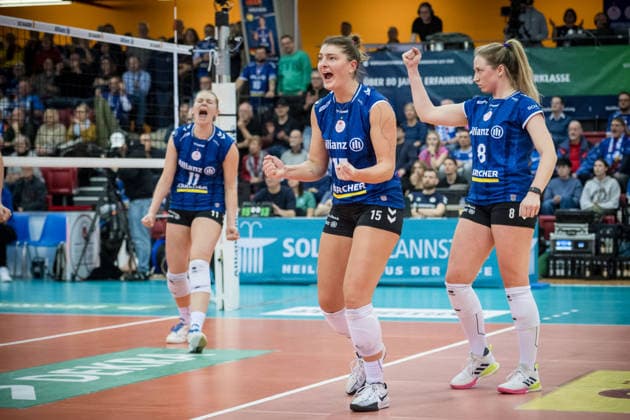 Melani Shaffmaster Allianz MTV Stuttgart, 15 cheers, cheers with team GER, Allianz MTV Stuttgart vs SSC Palmberg Schwerin, Volleyball Bundesliga, VBL, 2025 2026 season, 27 12 2025 GER, Allianz MTV Stuttgart vs SSC Palmberg Schwerin, Volleyball Bundesliga, VBL, 2025 2026 season, 27 12 2025 Stuttgart Copyright: xSandyxDinkelackerx EP_SDR