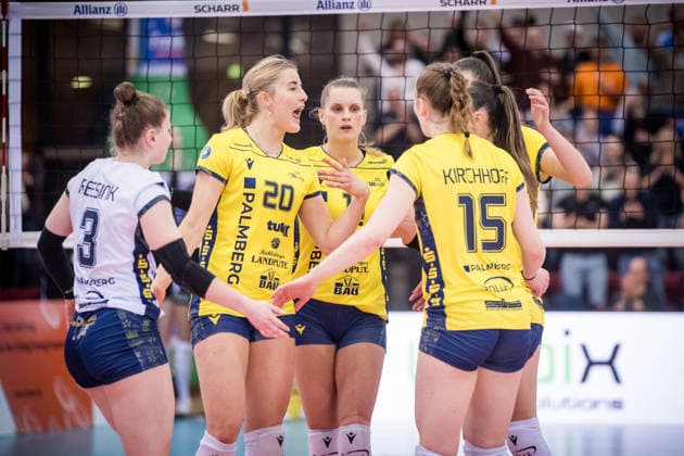 Helena Kok SSC Palmberg Schwerin, 20 , 2 vl with team visibly disappointed GER, Allianz MTV Stuttgart vs SSC Palmberg Schwerin, Volleyball Bundesliga, VBL, Season 2025 2026, 27 12 2025 GER, Allianz MTV Stuttgart vs SSC Palmberg Schwerin, Volleyball Bundesliga, VBL, Season 2025 2026, 27 12 2025 Stuttgart Copyright: xSandyxDinkelackerx EP_SDR