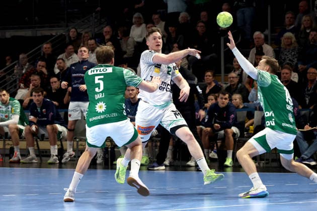 DEU, DHB, 1 HBL, Fuechse Berlin vs Frisch Auf Goeppingen, 27 12 2025, Max Schmeling Halle, Berlin, DEU, DHB, 1 HBL, Fuechse Berlin vs Frisch Auf Goeppingen, in the picture Max Darj Fuechse Berlin 5 , Mathias Gidsel Fuechse Berlin 19 , Oskar Neudeck Frisch Auf Goeppingen 2 nordphotoxGmbHx xEngler nph00076