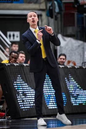 Mikko Riipinen MHP RIESEN Ludwigsburg, Head Coach GER, MHP Riesen Ludwigsburg Science City Jena, easycredit BBL, Basketball, Bundesliga, Matchday 12, Season 2025 2026, 27 12 2025 GER, MHP Riesen Ludwigsburg Science City Jena, easycredit BBL, Basketball, Bundesliga, Matchday 12, Season 2025 2026, 27 12 2025 Ludwigsburg Copyright: xSandyxDinkelackerx EP_SDR