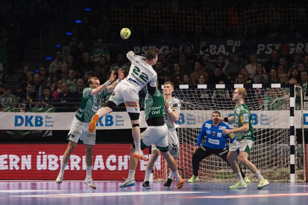 Erik PERSSON FRISCH AUF Goeppingen, 22 scores a goal, Action, Goal throw GER, Fuechse Berlin vs FRISCH AUF Goeppingen, Handball, Bundesliga, Matchday 19, Season 2025 2026, 27 12 2025, GER, Fuechse Berlin vs FRISCH AUF Goeppingen, Handball, Bundesliga, Matchday 19, Season 2025 2026, 27 12 2025, Berlin Copyright: xEibnerxPressefoto OliverxSchmidtx EP_OST