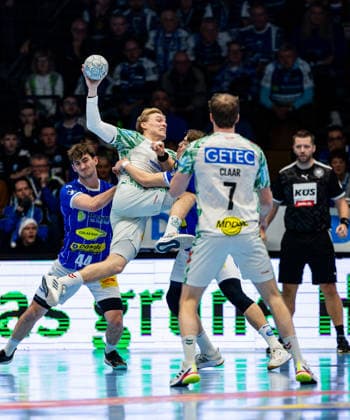 27 12 2025, GER, Handball, Men, Season 25 26, Daikin 1 Bl, 19 Matchday, ThSV Eisenach SC Magdeburg Stephan Seitz ThSV Eisenach,44 , Gisli Thorheir Kristjansson SC Magdeburg , Oskar Joelsson ThSV Eisenach,3 99817 Eisenach Werner Assmann Halle Am Sportp Thueringen Germany