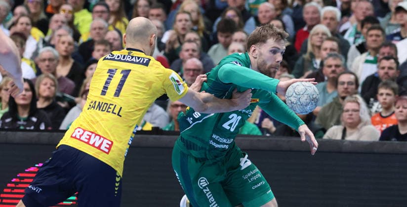 Leipzig, 27 12 2025, Arena Leipzig, Handball, Bundesliga, 19 Matchday , SC DHfK Leipzig vs Rhein Neckar Löwen Mannheim , In the picture from left Lukas Sandell 11, RNL , William Bogojevic 20, Leipzig , For editorial use only Only editorial use , DHB HBL regulations prohibit any use of photographs as image sequences and or quasi video ,